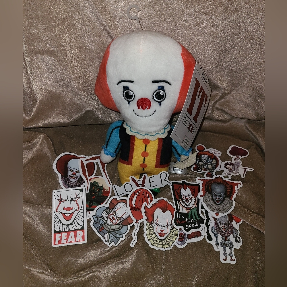 Pennywise IT Movie Phunny Plush New with Tags